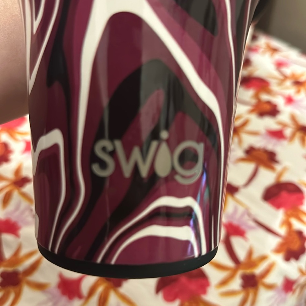 Swig 40 oz tumbler without straw